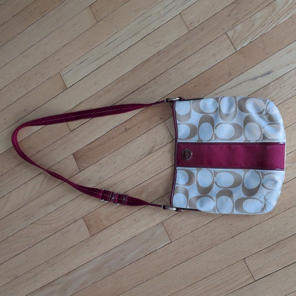 Coach Signature Canvas and Patent Leather Shoulder Bag K1394-29561E